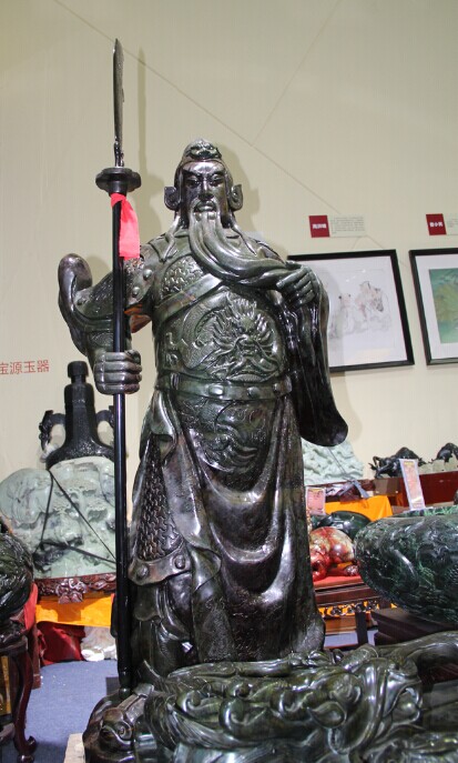 江苏邳州10名匠雕出世界最大和田碧玉关公像