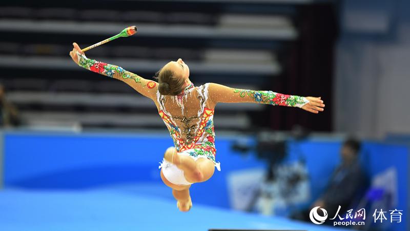 青奥艺术体操选手惊艳全场 俄罗斯运动员夺冠