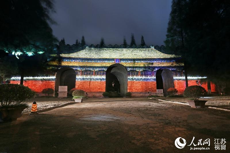 高清:灯光勾勒江河湖城 南京愈夜愈美丽