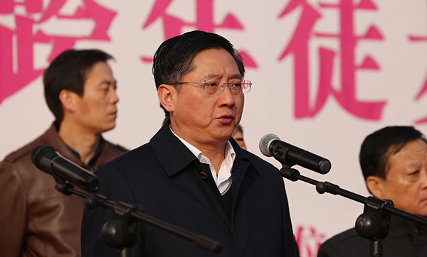 徐州市委常委、宣传部长冯其谱宣布活动开始