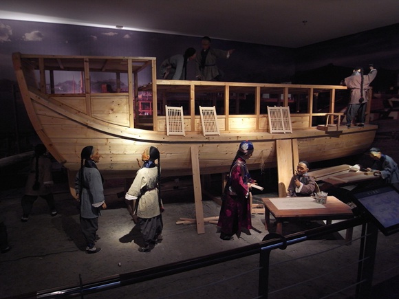 漕運博物館內景之一——制造漕船 朱天羽攝