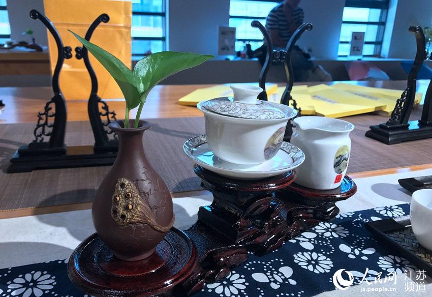 雨花石文创产品亮相南京建邺 赏石文化融入现