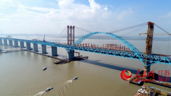 沪通长江大桥专用航道桥拱肋22日实现合龙