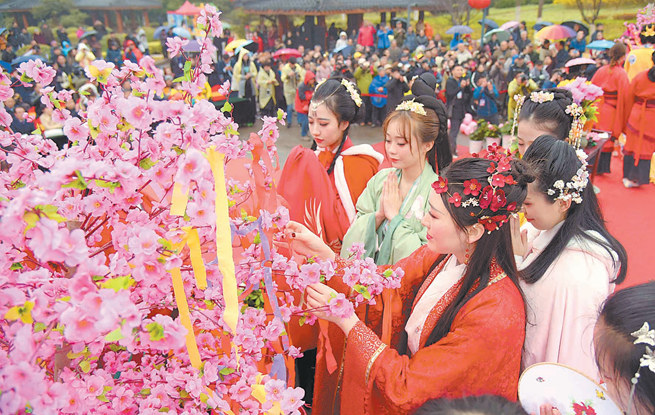 不唯gdp人民日报_人民日报图片(2)
