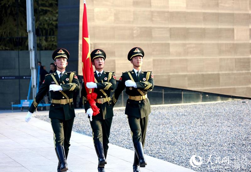 第六个国家公祭日南京举行升国旗下半旗仪式【2】