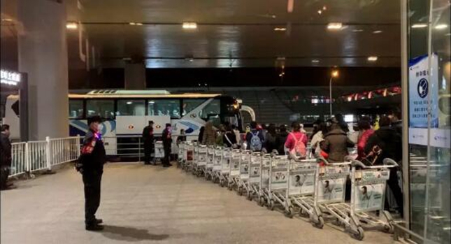 南京祿口機場為武漢籍旅客了專用通道。來源：南京發布