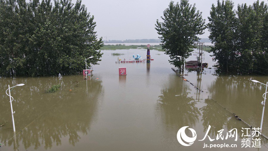 7月20日，江蘇省鎮江市世業洲部分地段被洪水淹沒（無人機拍攝）。 