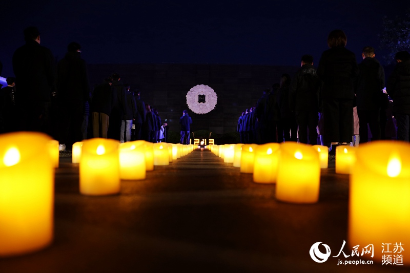 南京連續12年舉行“燭光祭” 告慰逝者祈願和平
