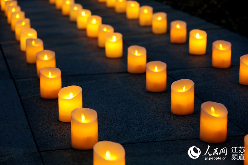 南京連續12年舉行“燭光祭” 告慰逝者祈願和平【6】