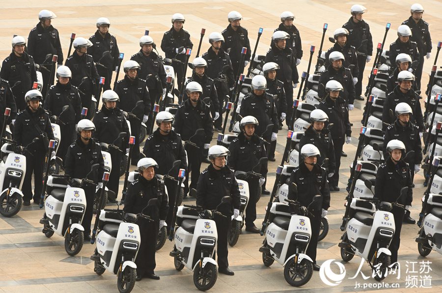 南京玄武公安集中發放一批社區警務裝備