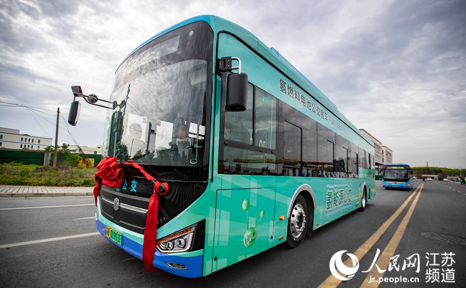 該氫能源公交車在滿載續航裡程達500公裡以上。宗曉東攝