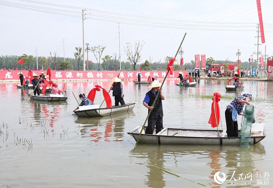 第二十一屆中國·盱眙國際龍蝦節開幕。許昌銀攝