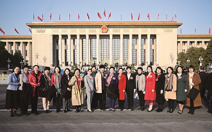 江蘇團女代表共慶國際勞動婦女節