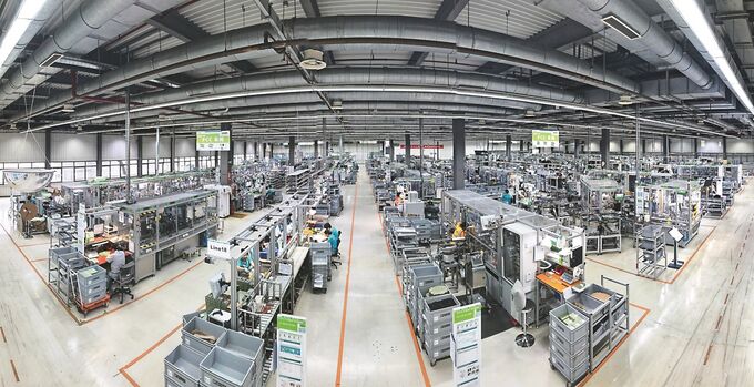 全球首批智能制造“灯塔工厂”之一的菲尼克斯电气数字化、智能化生产线。吴俊 摄