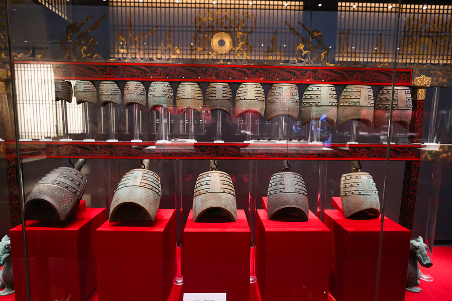埋藏了2000多年的珍贵文物展出。许昌银摄