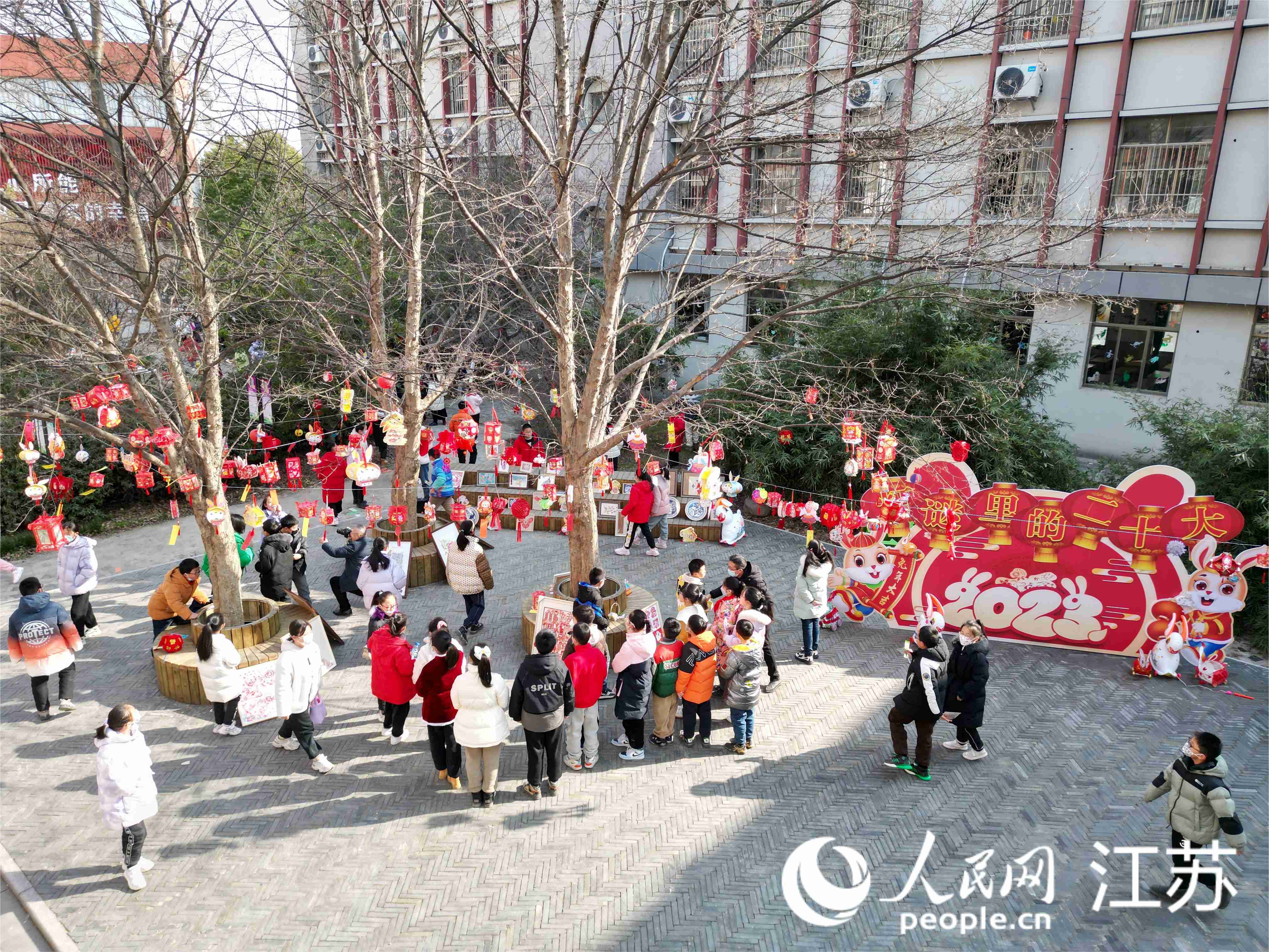 如东县宾山小学举行“党史进校园、欢乐庆元宵”活动。人民网记者 王继亮摄