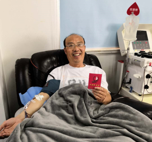 陈丽明参加无偿献血。灌南县委宣传部供图