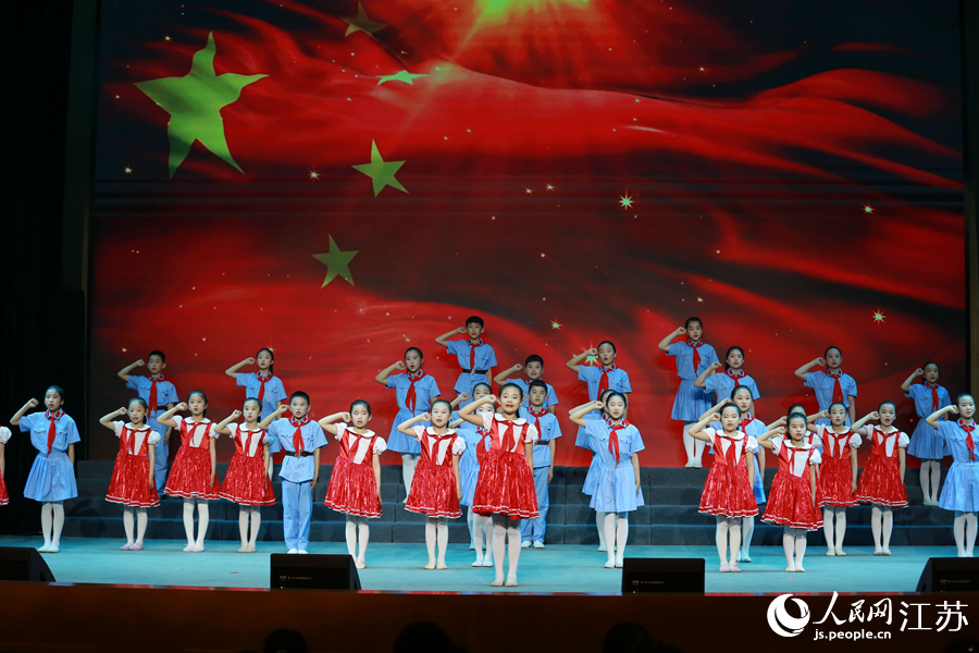 淮安市周恩来红军小学带来宣讲故事《新时代雷锋式好少年》。纪星名摄
