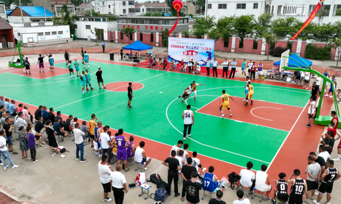 北陈集镇乡村篮球赛现场。灌南县委宣传部供图