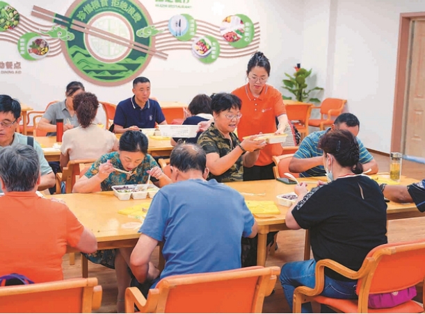 “小”饭碗装着“大”民生 江苏已有360个社区助餐点改造后投入运营