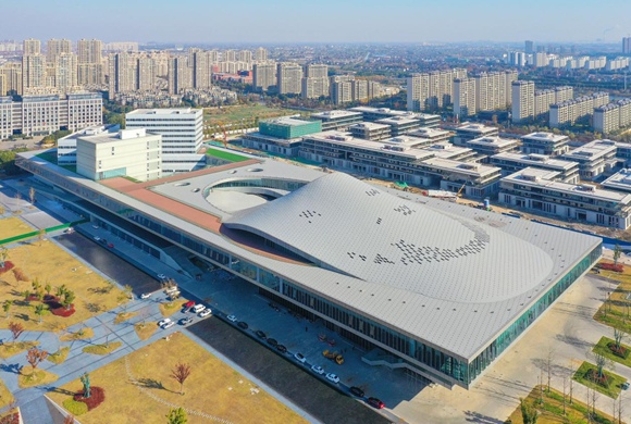 江苏靖江大剧院正式启用 填补全市大型公共文化艺术场所空白