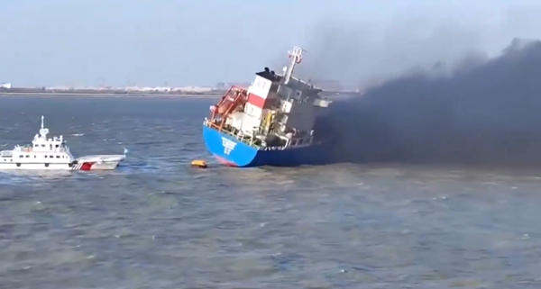 一韩国籍船舶在长江常熟段起火 遇险22人全部获救