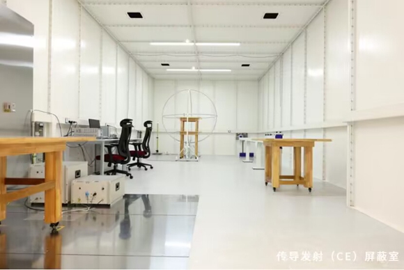 電磁兼容檢測實驗室項目的傳導發射（CE）屏蔽室。黃埭鎮供圖