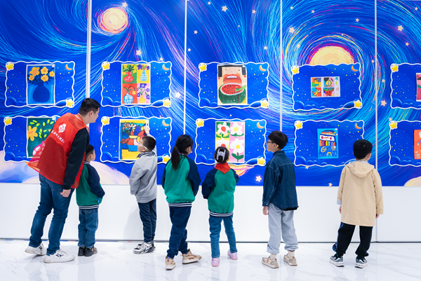 走進“星星的世界” 蘇州相城舉辦孤獨症兒童公益畫展