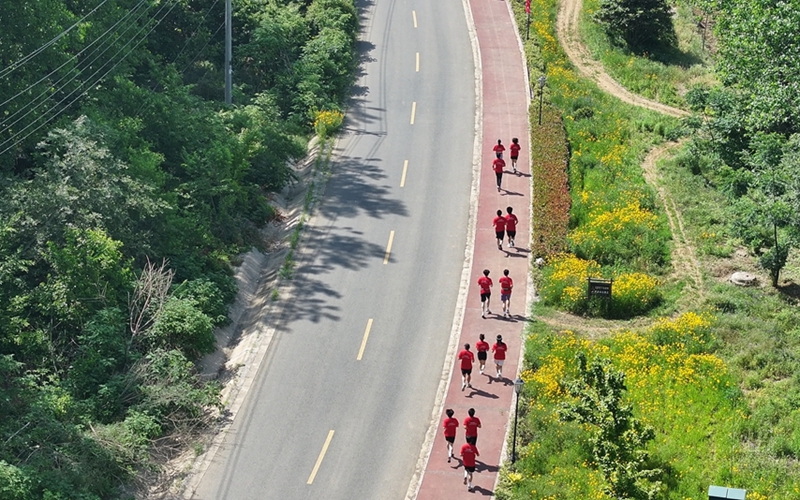  Nanjing Huaihe University Students' Funny and Healthy Run Held in Xuyi, Jiangsu