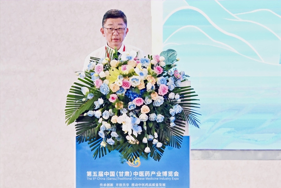 扬子江药业集团党委书记、董事长、总裁徐浩宇进行分享。扬子江药业集团供图