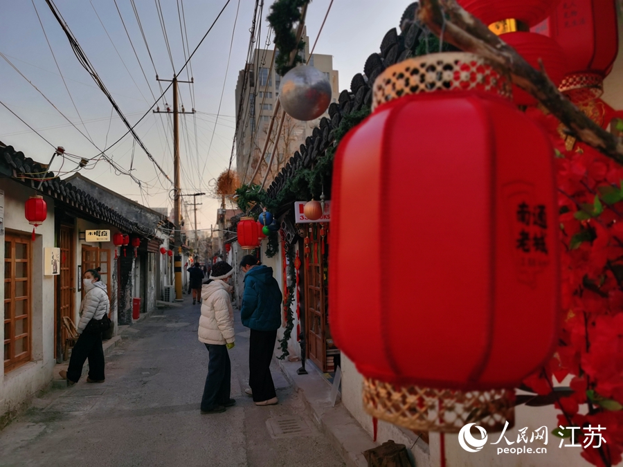 老街成为网红打卡地。人民网记者 王继亮摄