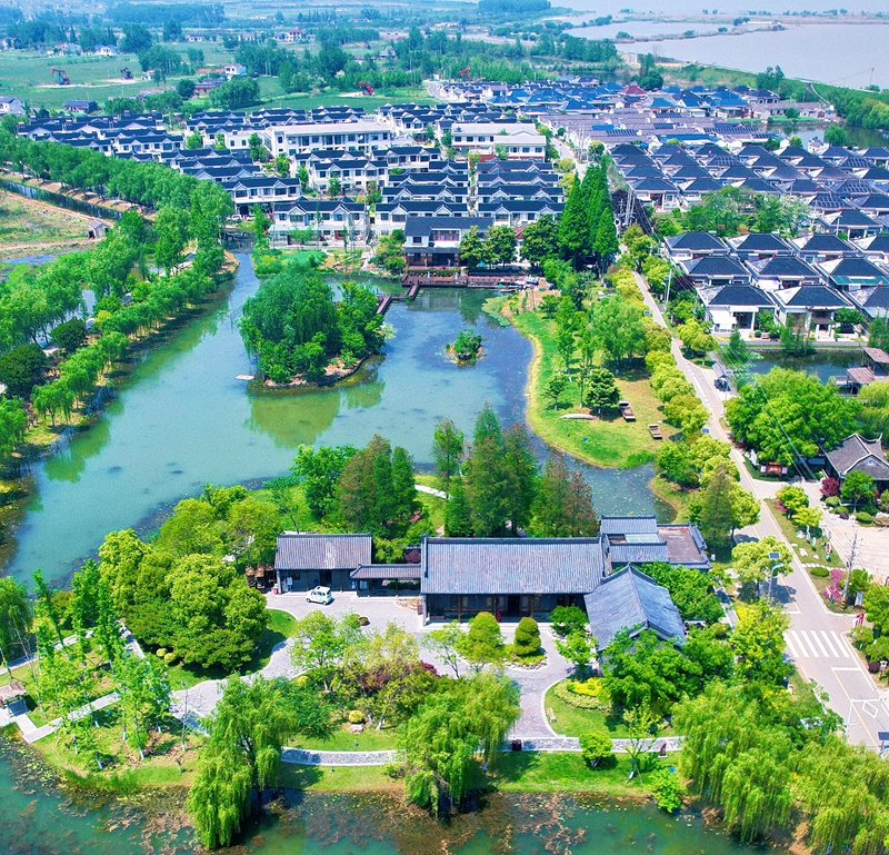 沿湖村风景秀丽。刘德宝供图