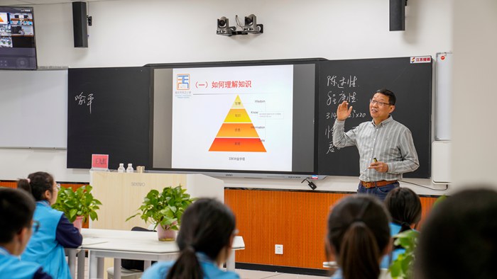 數學專題講座。克孜勒蘇融媒體中心