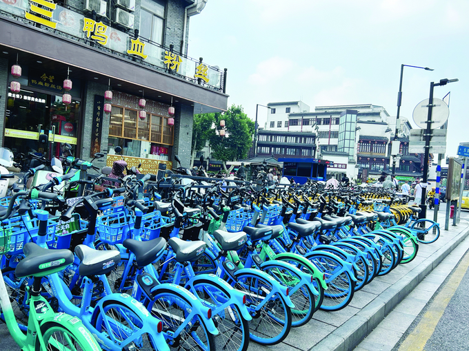 南京共享單車秩序總體好轉 個別亂象依然存在