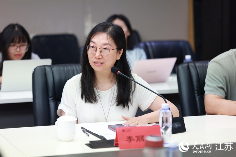 焦點科技股份有限公司副總裁李麗潔做交流發言。人民網 李昱辰攝