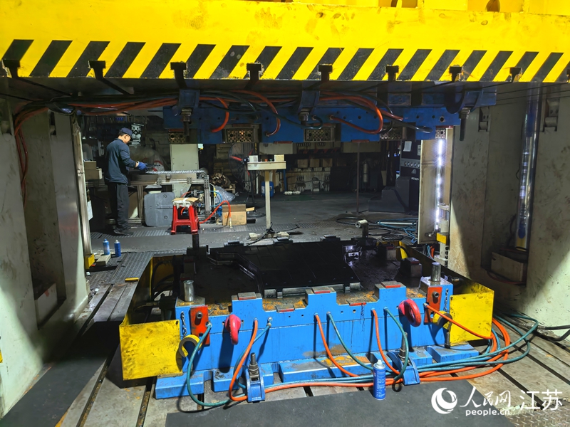 莘翔机电生产的新能源汽车轻量化零部件。人民网记者 王继亮摄