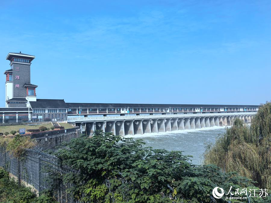 洪澤湖三河閘。人民網 崔小倩攝