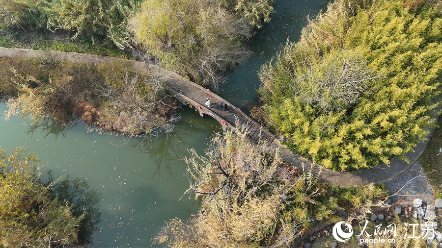 航拍“七河八島”之一的鳳凰島。人民網 徐晨曦攝