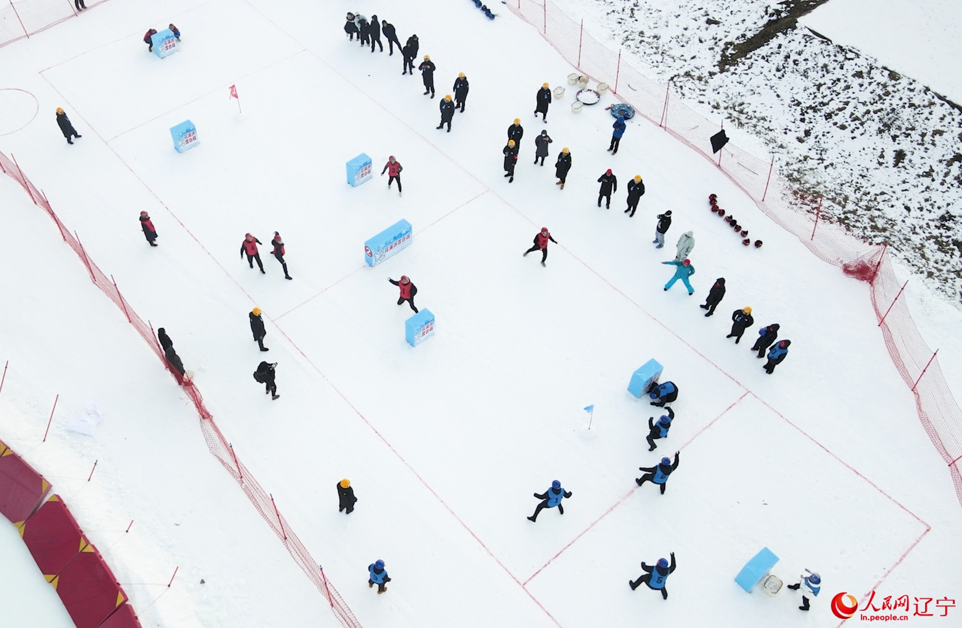 2024年,辽宁省职工冰雪运动会雪合战总决赛比赛现场。
