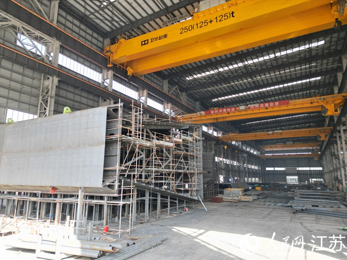 卫华海洋重工制造车间。人民网记者 王继亮摄