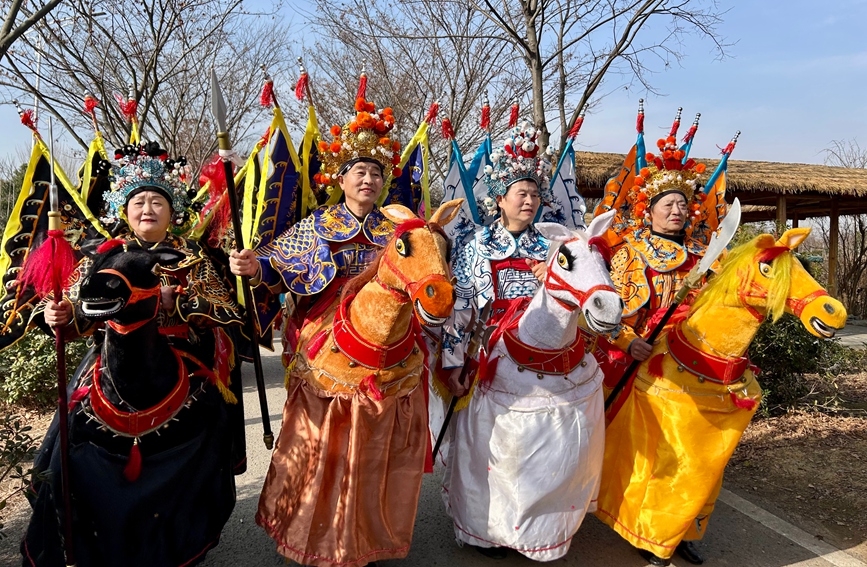 江苏南京：“秦淮源头”探年味儿