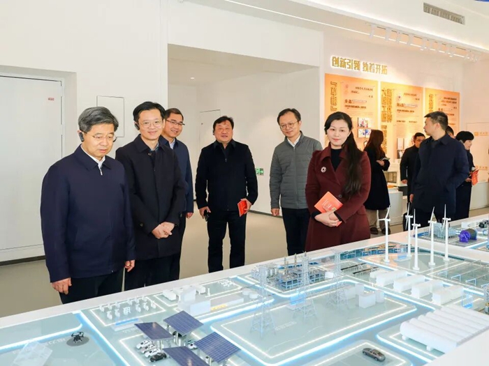 與會人員現場參觀。常州市總工會供圖