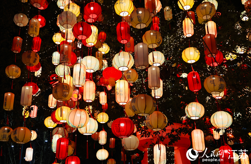 灯会现场。