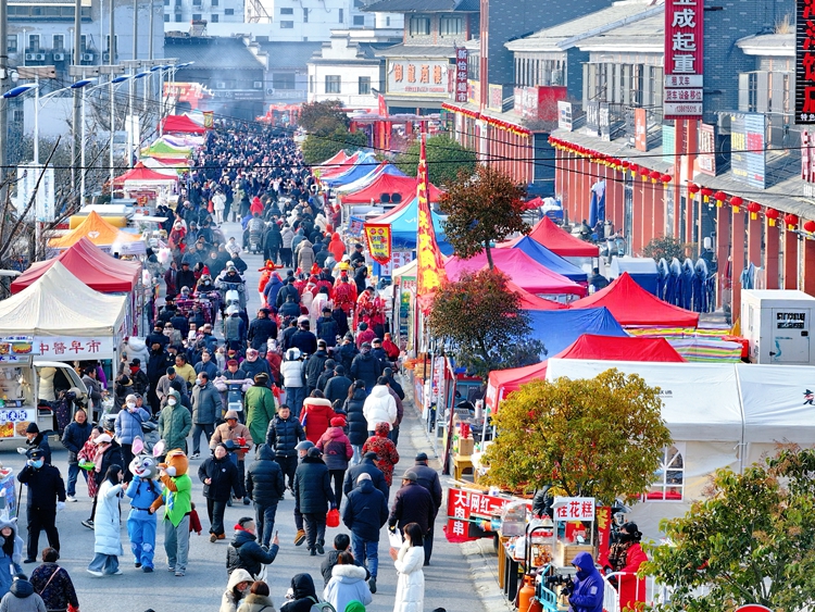 大集免费提供的马头汤羊肉。淮阴区融媒体中心供图