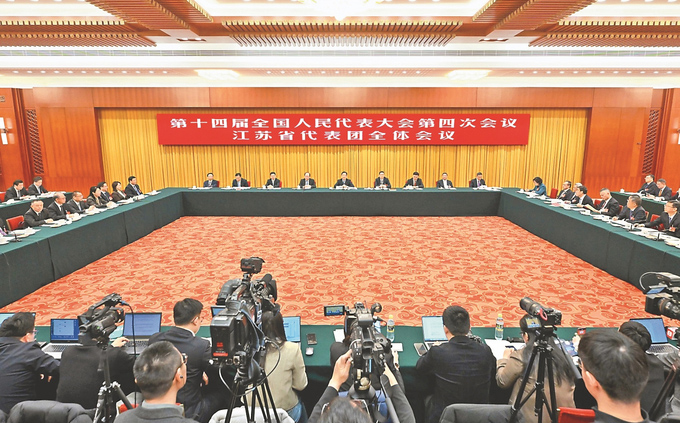 江蘇代表團全體會議對外開放吸引眾多中外媒體