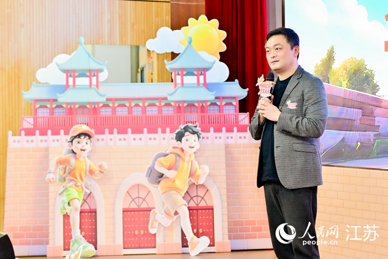 專家現場點評。人民網 李昱辰攝