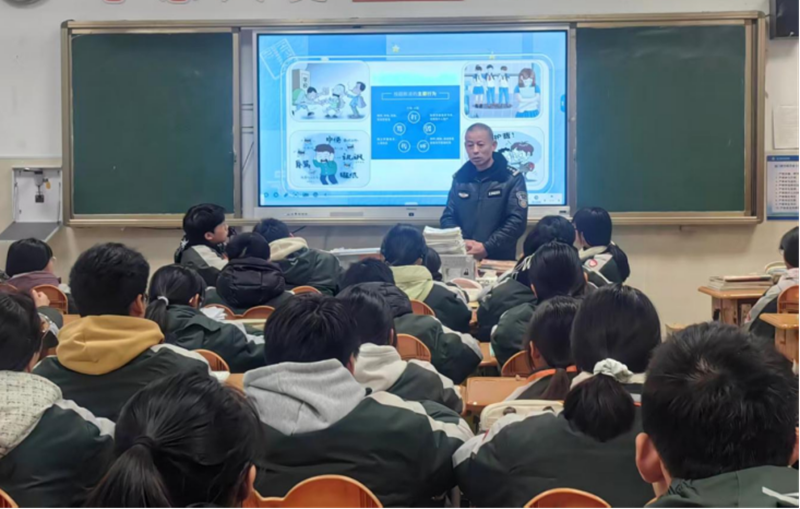 江蘇宿遷：“駐校警官”筑牢校園安全防線