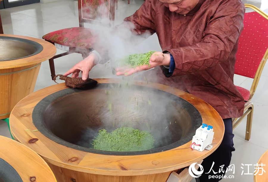 雨花茶制作技藝。人民網記者 王丹丹攝