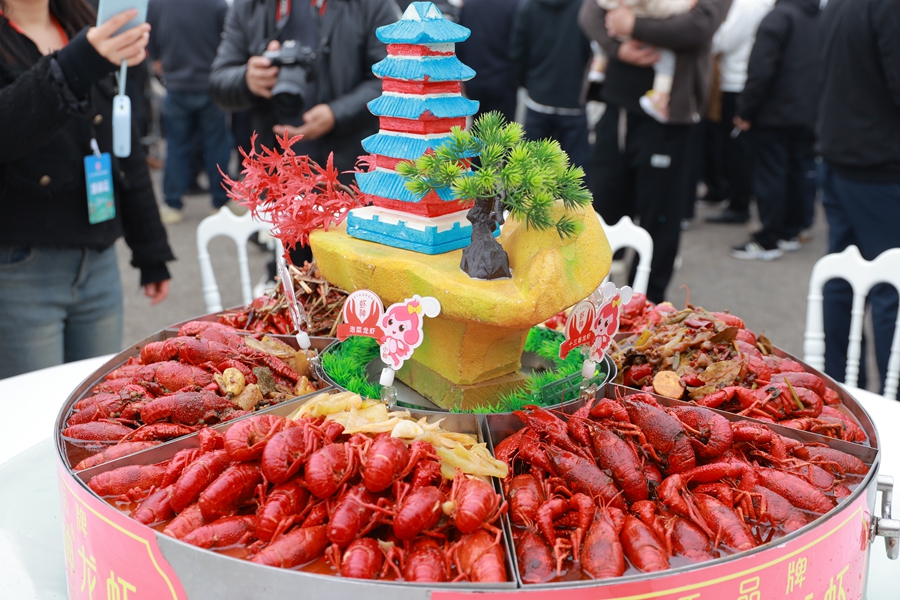 各种口味的盱眙龙虾。盱眙县委宣传部供图