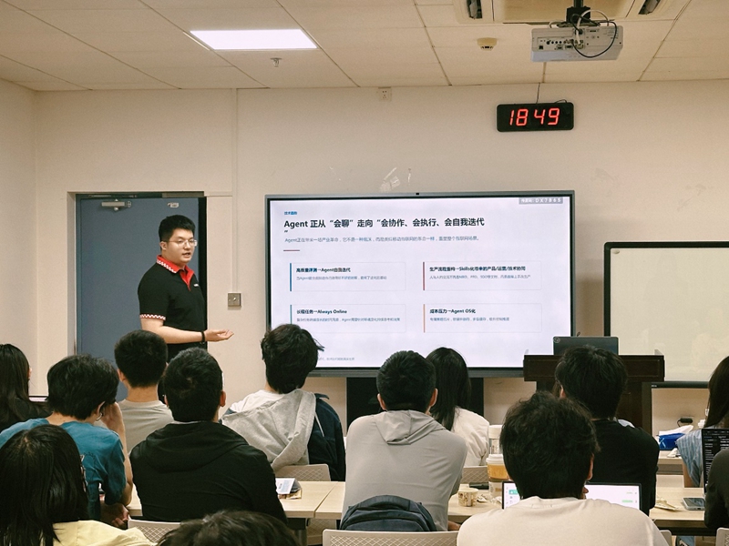 校園宣講會現場。謝大勇攝